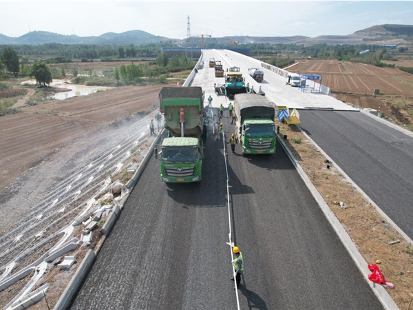 柔性基层沥青道路施工 柔性基层沥青道路.jpg